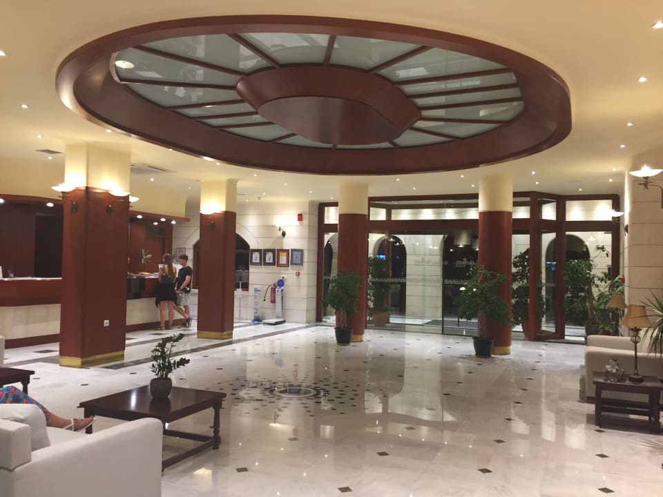Lobby Vantaris Luxury Beach Resort