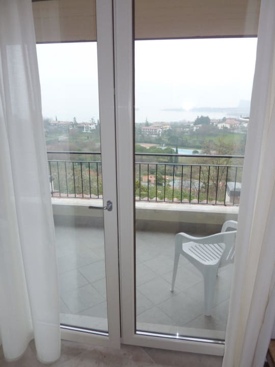 Zimmer 215: 3 bodentiefe Fenster Belvedere