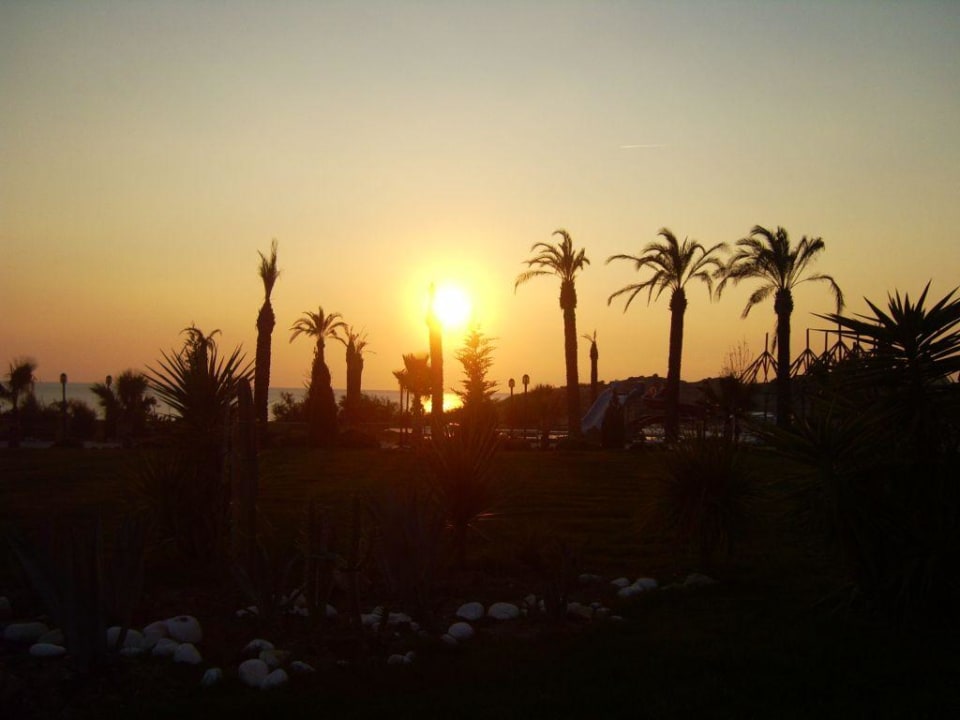 Sonnenuntergang auf der Terrasse des Aspendos Trendy Aspendos Beach Hotel