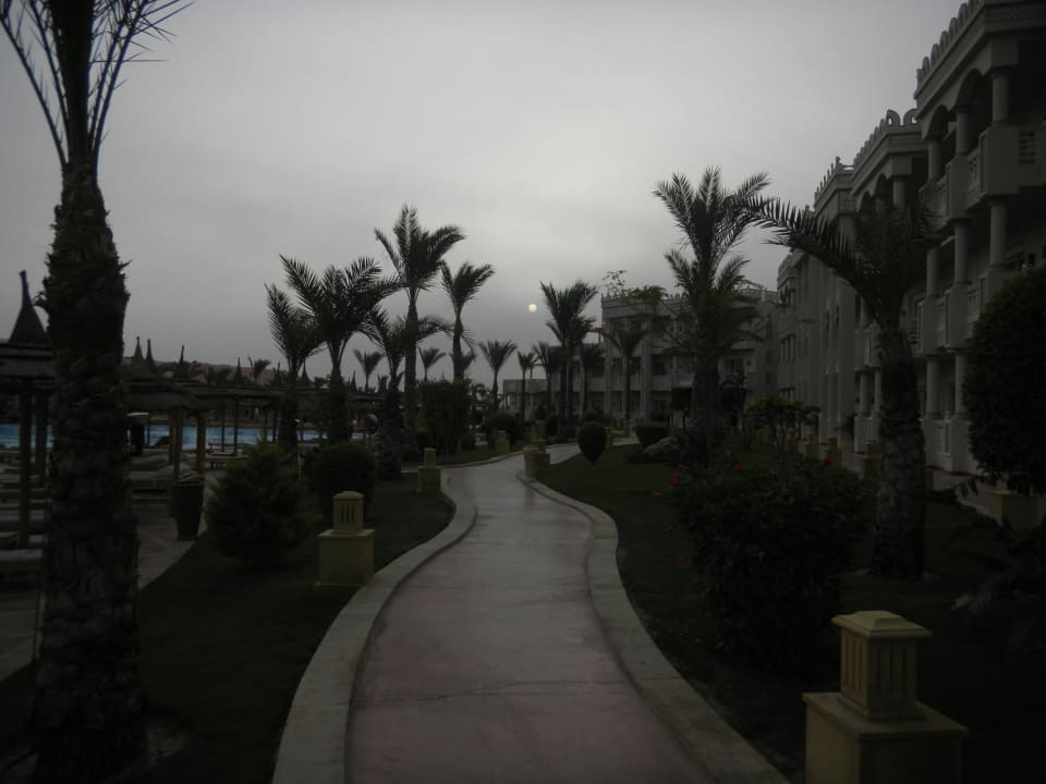 Anlagenwege Pickalbatros Palace Resort