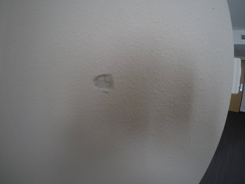 Eindellung in der Wand Hotel NH Dortmund