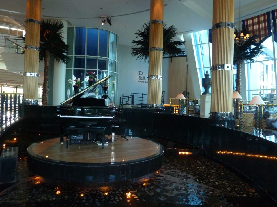 Piano Jumeirah Beach Hotel