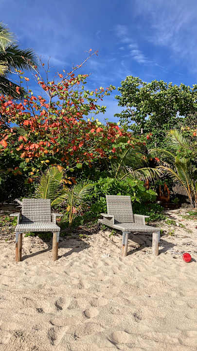 Strand Barefoot Kuata Island