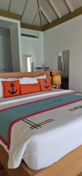 Zimmer Sun Siyam Iru Veli