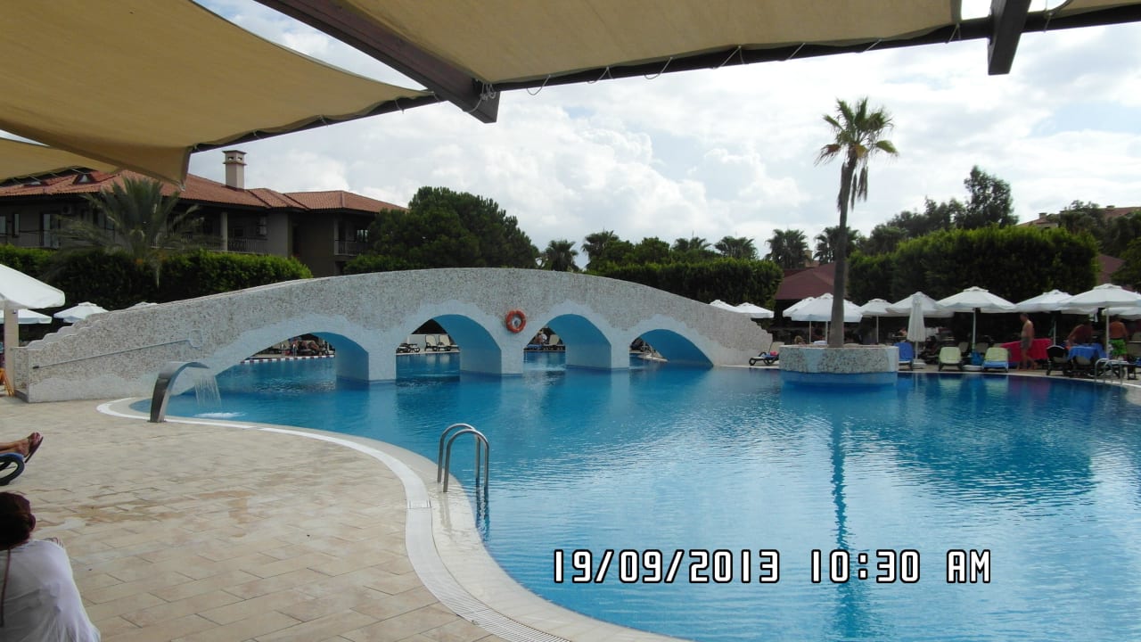 Schattensegel am Pool Club Grand Side
