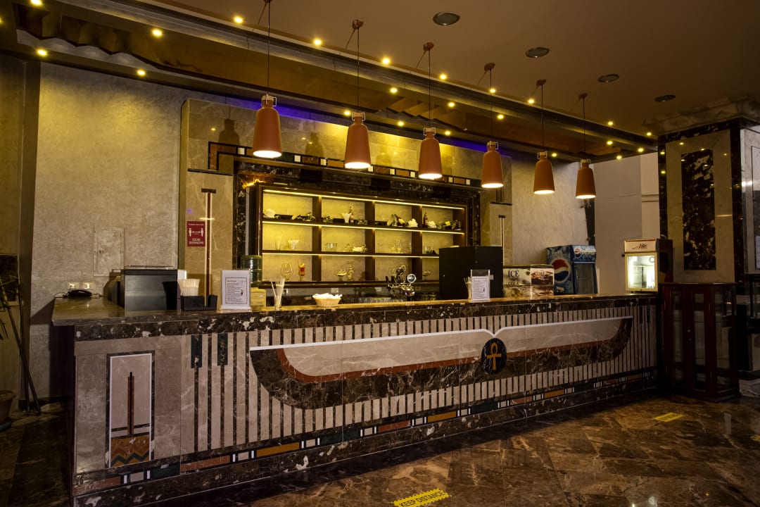 Gastro AMC Royal Hotel & SPA