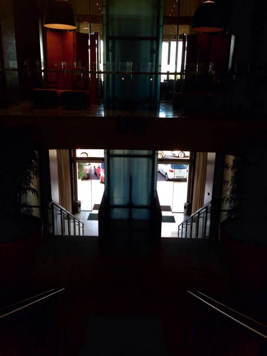 Eingang vom Parkplatz aus Hotel GDM Megaron Historical Monument Hotel