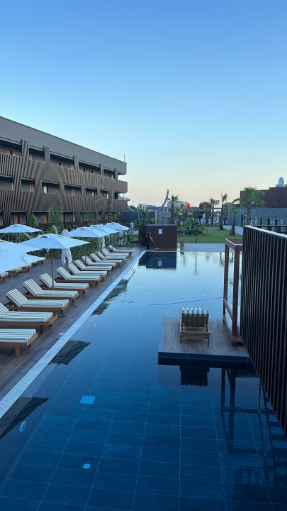 Pool Jacaranda Luxury Resort