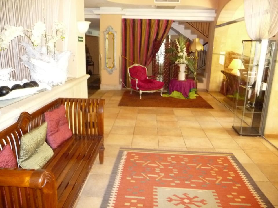 Kein gewönhlicher Hotelgang! Lago Garden