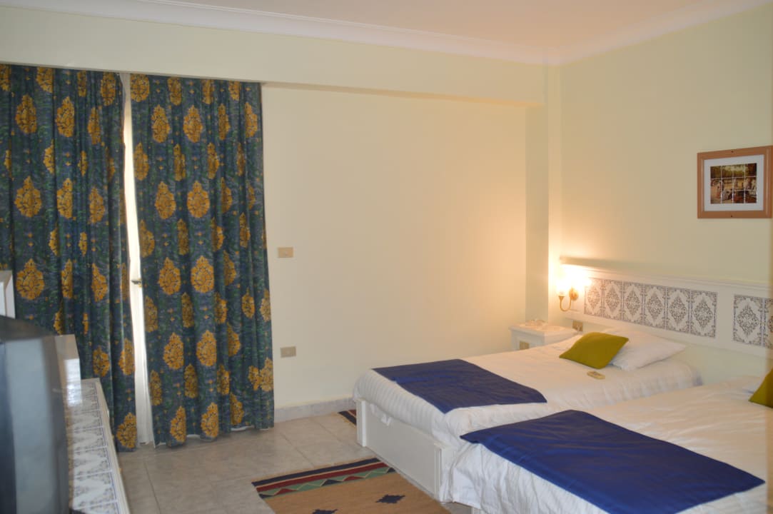 Zimmer Lotus Bay Beach Resort