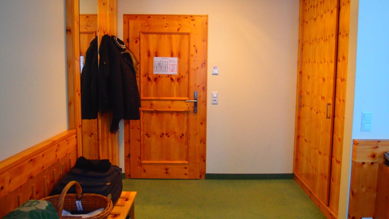Eingang Zimmer Dorfhotel Fasching