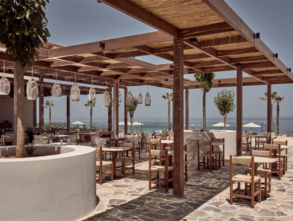 Gastro The Royal Senses Resort, Curio Collection by Hilton