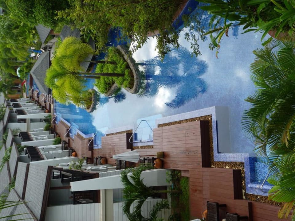 Direkter Zugang zum Pool La Flora Khao Lak