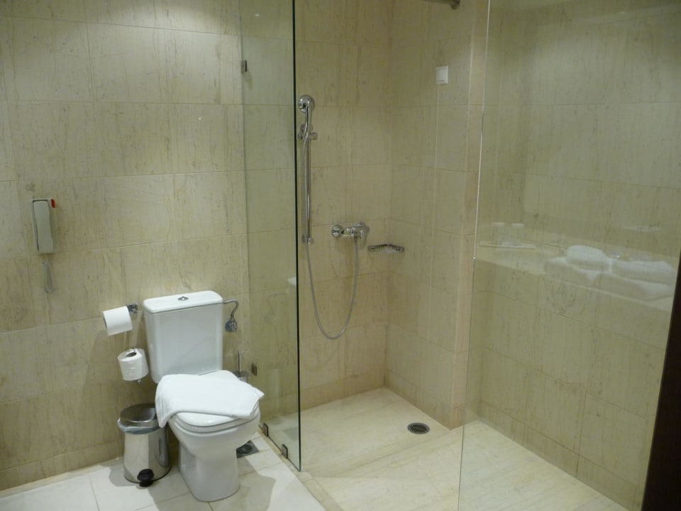 Klo im Badezimmer Atlantica Belvedere Resort