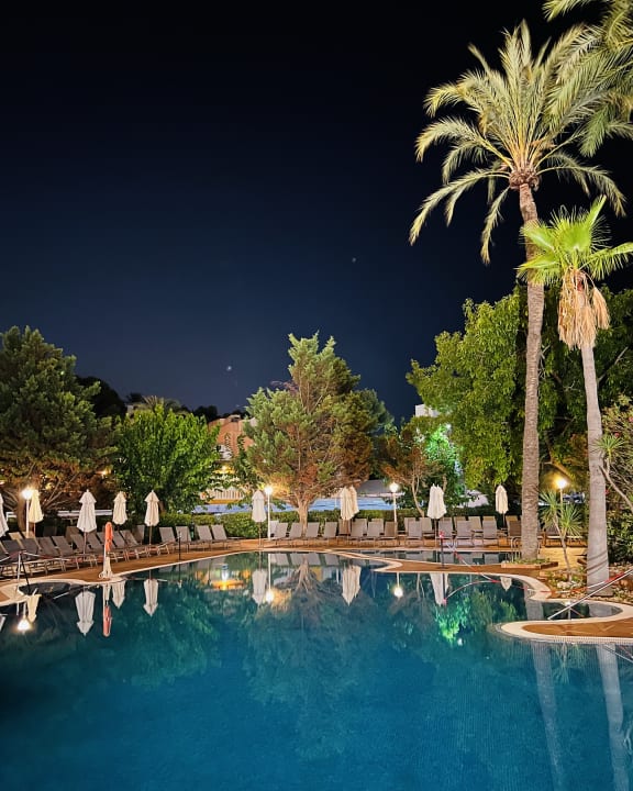 Pool Valentin Reina Paguera