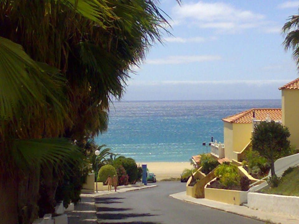 Im Straßenknick liegt Bungalow Nr. 5 Bahia Calma Beach