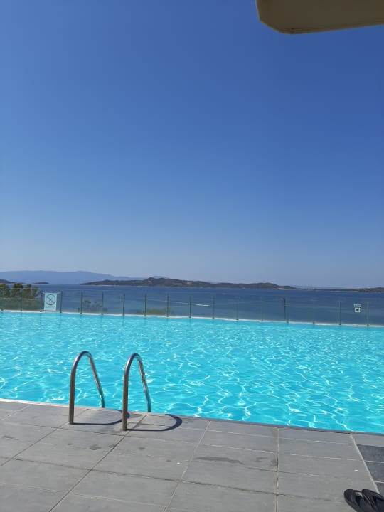 Pool Akrathos Beach Hotel