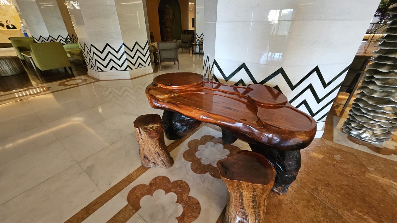 Lobby Royal Taj Mahal Hotel