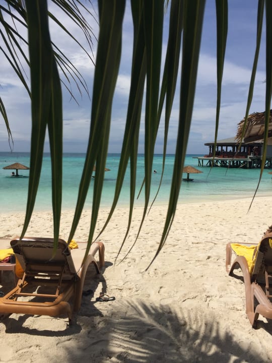 Strand Centara Ras Fushi Resort & Spa Maldives