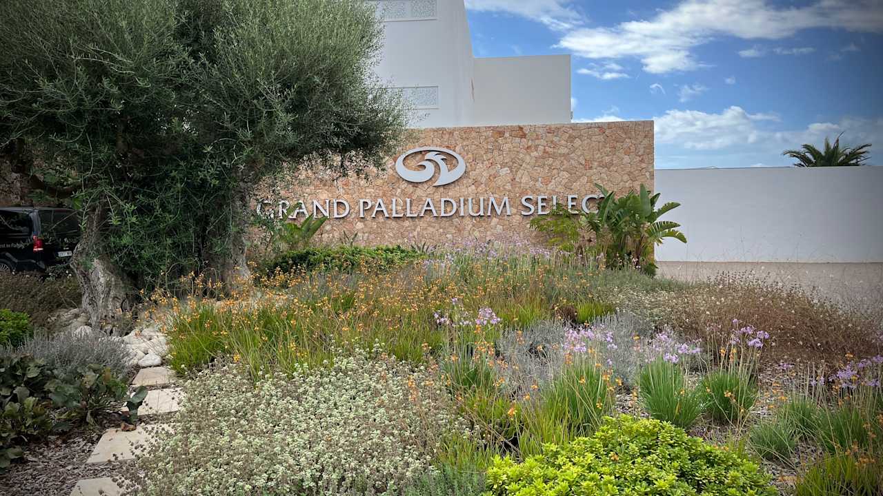 Außenansicht Grand Palladium Select Palace Ibiza