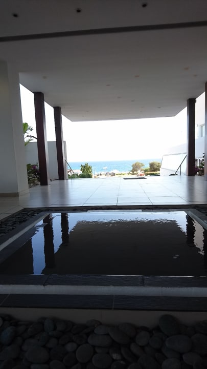 Ausblick Napa Mermaid Hotel & Suites