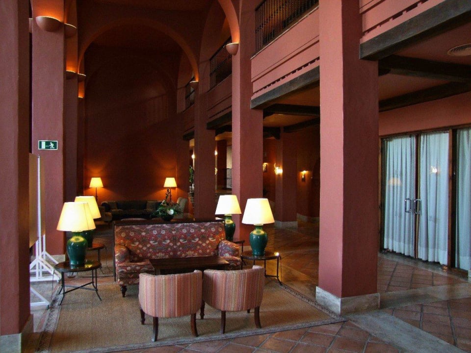 Lobbybereich auf der Ebene vom Gartenausgang Fuerte Conil-Resort