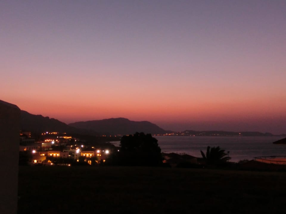 Ausblick von unserem Zimmer abends Rodos Princess Beach Hotel & Spa