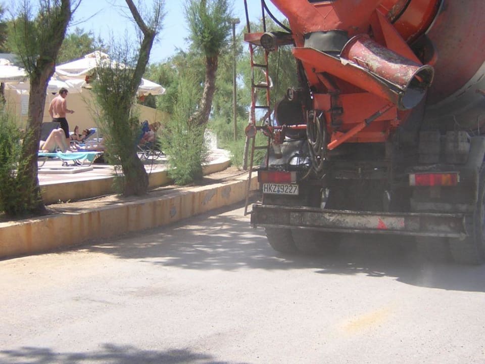 Betonmischer Fodele Beach & Water Park Holiday Resort