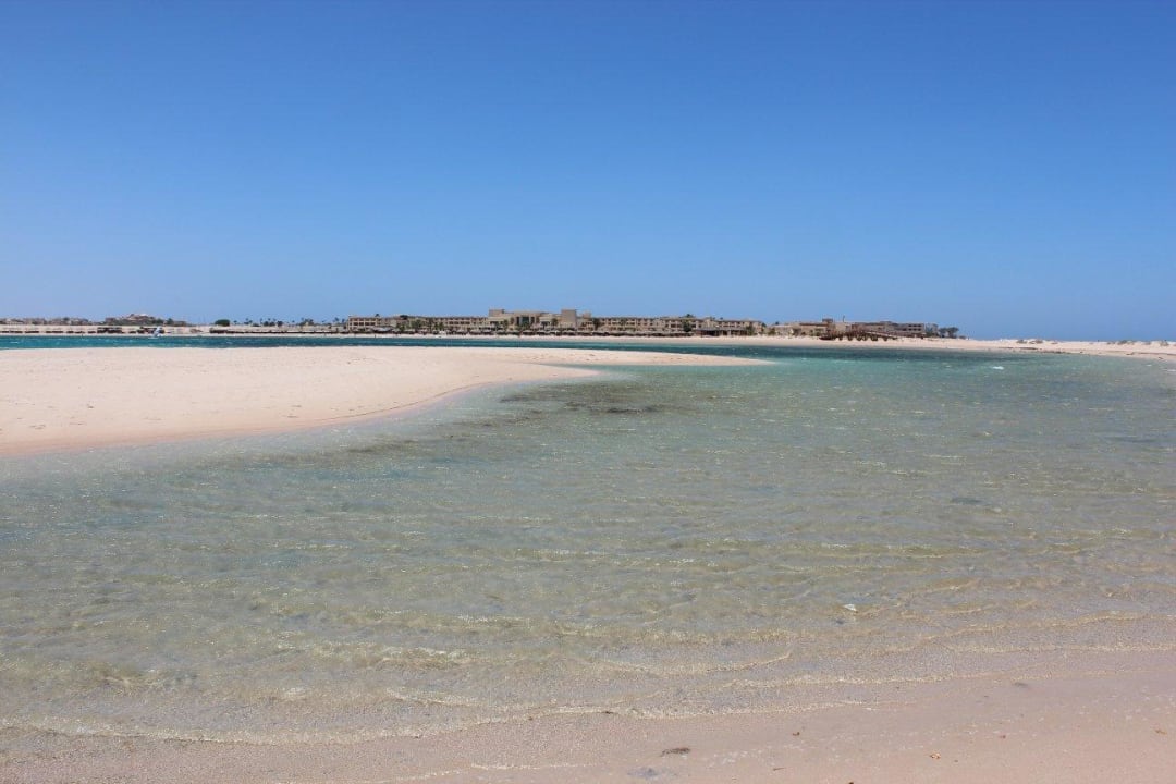 Die vorgelagerte Sandbank Hotel Sheraton Soma Bay Resort