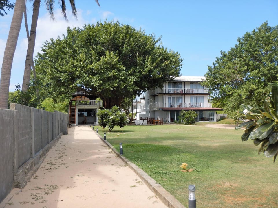 Außenansicht Hotel Pigeon Island Beach Resort