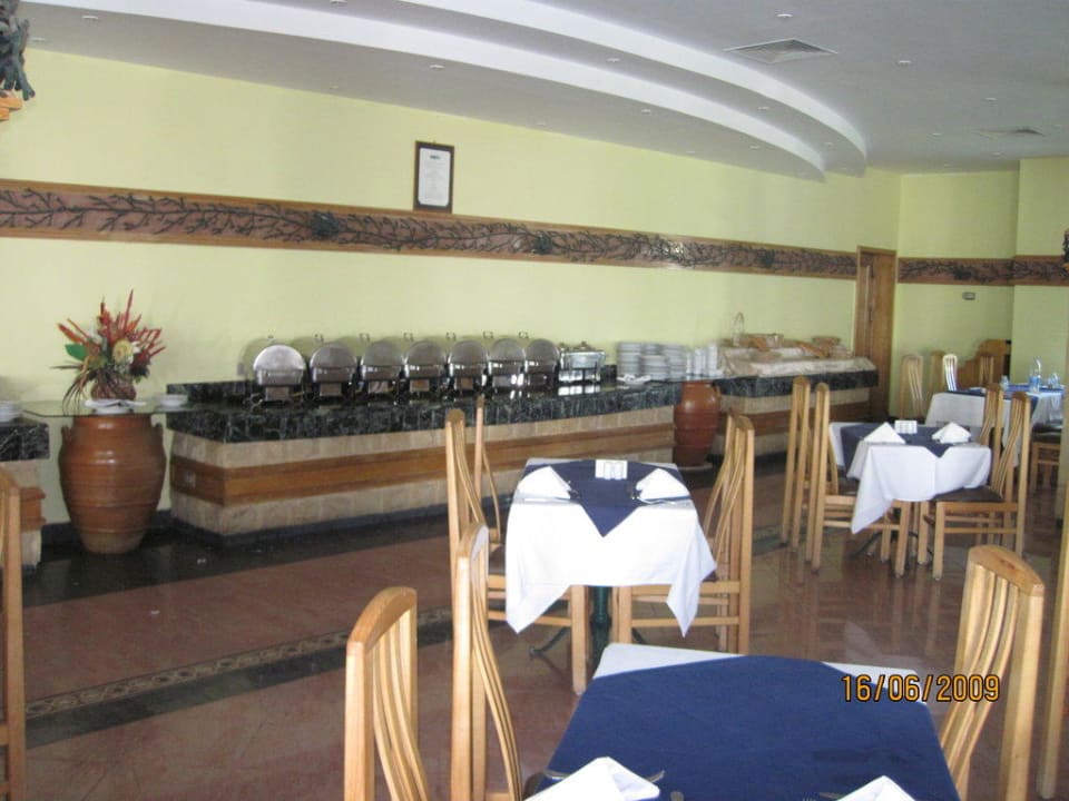 Buffet Hotel Falcon Hills