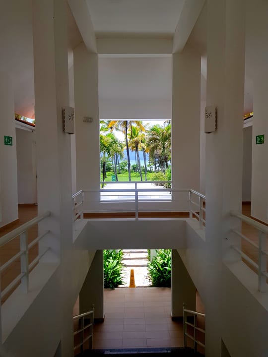 Außenansicht Wyndham Alltra Samana