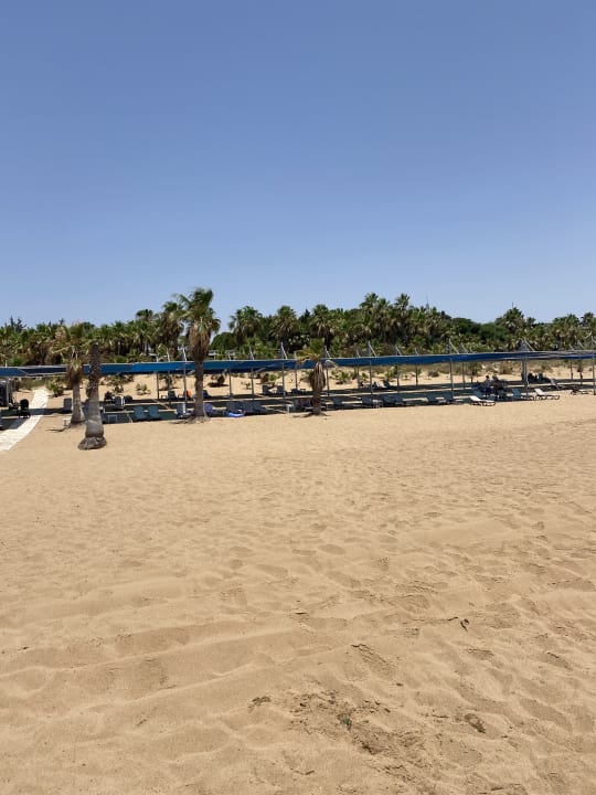 Strand Club Grand Side