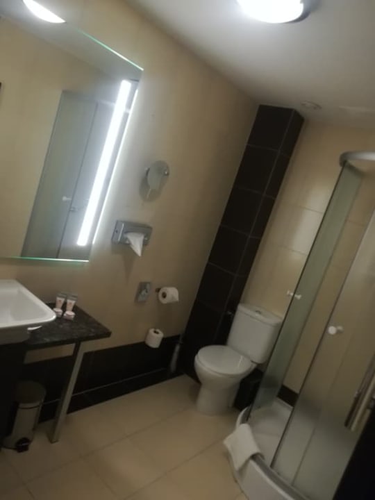 Łazienka Leonardo Royal Hotel Warsaw