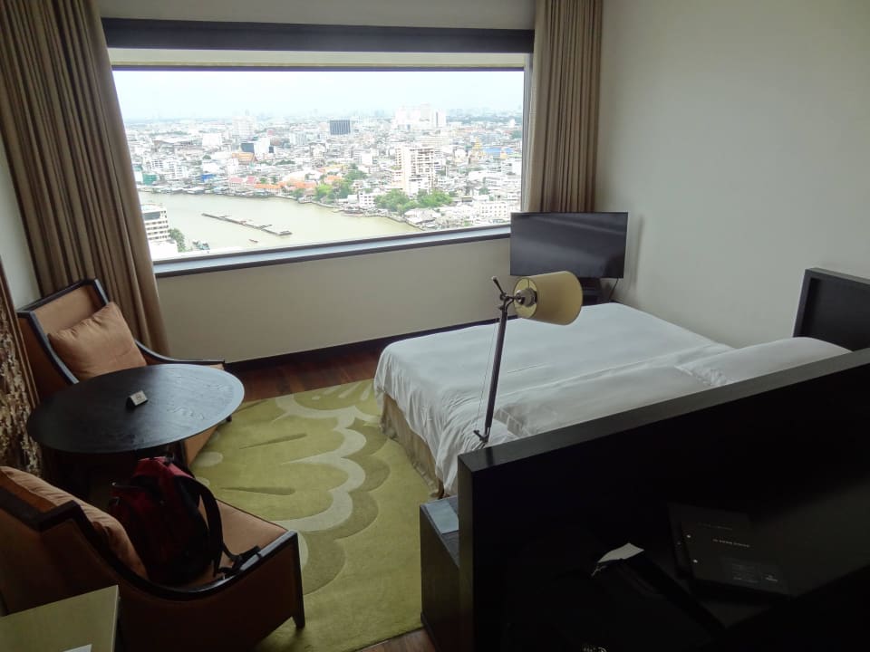 Zimmer und Ausblick Millennium Hilton Bangkok