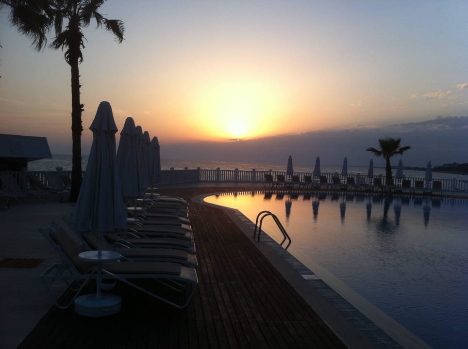 Sonnenuntergang am Pool Flora Garden Beach Hotel ( 16+ Adults Only )