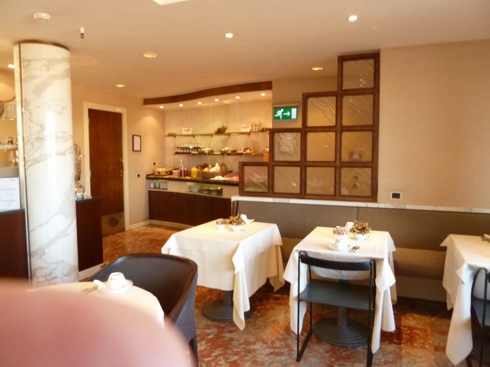 Frühstücksraum im 8. OG, am Abend Bar Best Western Hotel Piccadilly