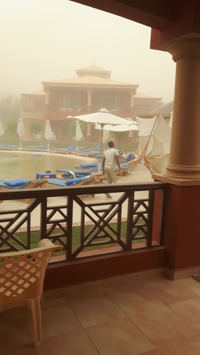 400er Pool bei Standsturm Pickalbatros Alf Leila Wa Leila Resort - Neverland Hurghada