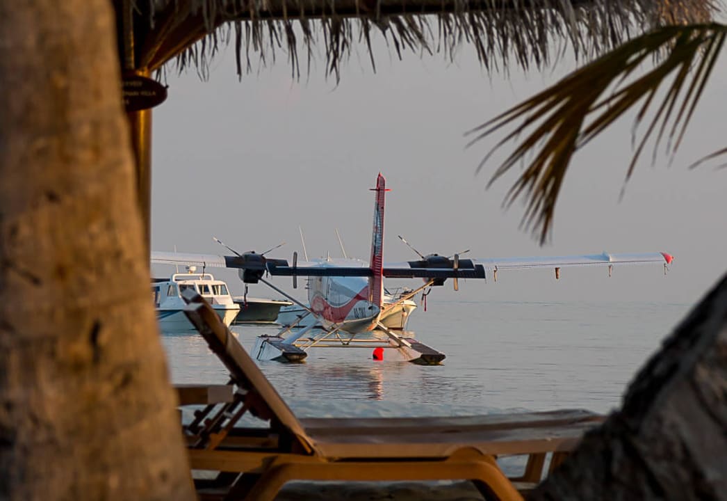 Wasserflieger am Abend Kuredu Island Resort & Spa