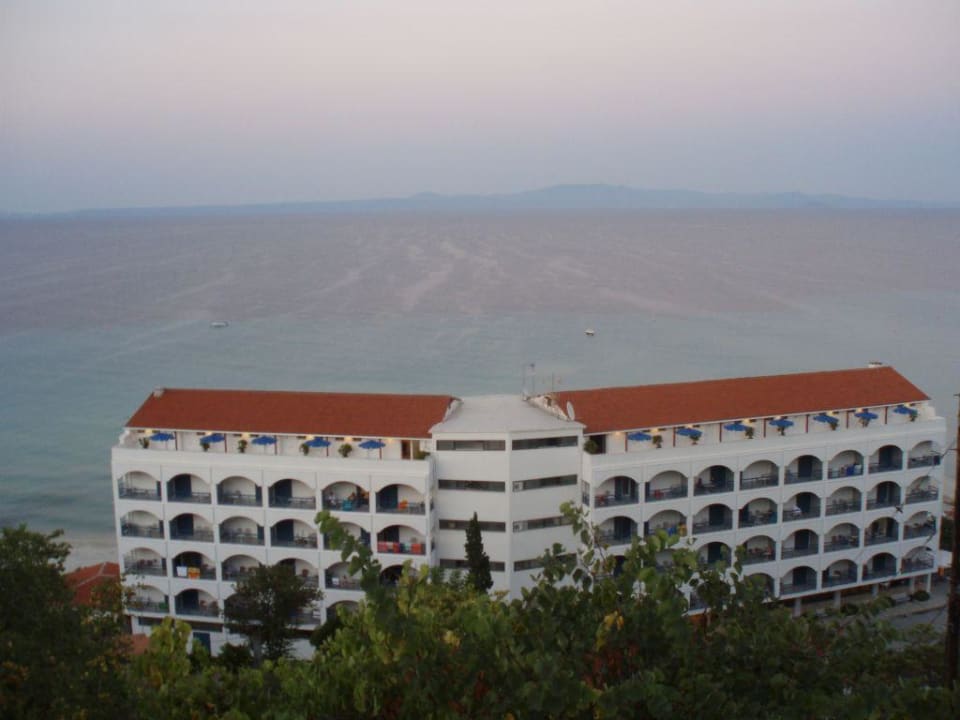Hotel Ammon Zeus abends Ammon Zeus Luxury Beach Hotel