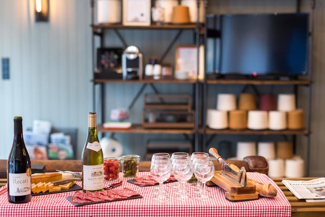 Happy Time Hotel Silky by HappyCulture