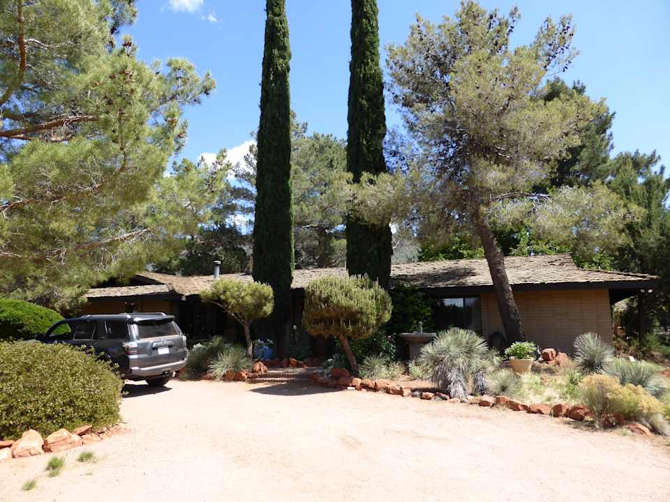 Hauseingang B&B Grace's Secret Garden