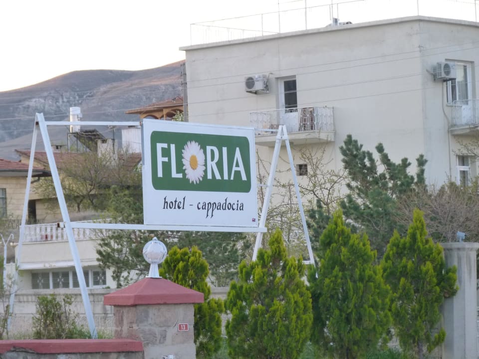 Einfahrt Hotel Floria