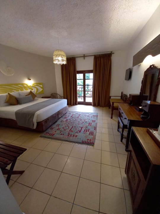 Zimmer Neptune Village Beach Resort & Spa