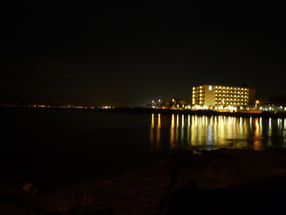 Hotel Marina Luz bei Nacht AluaSoul Palma