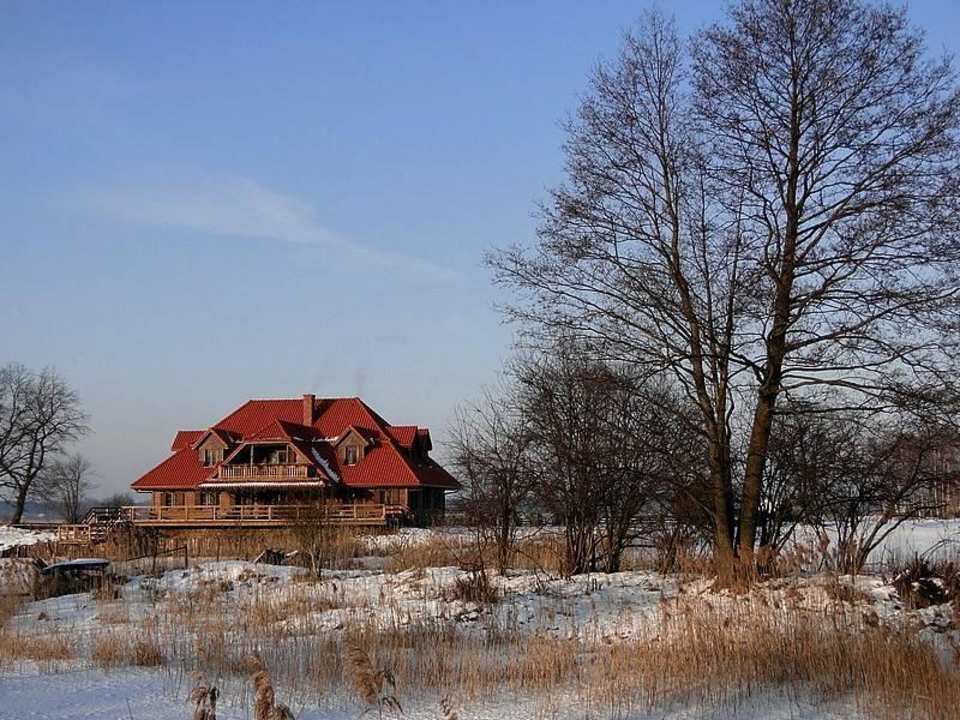 Widok na Stanicę Rzeczną. Dworek nad Łąkami Kiermusy