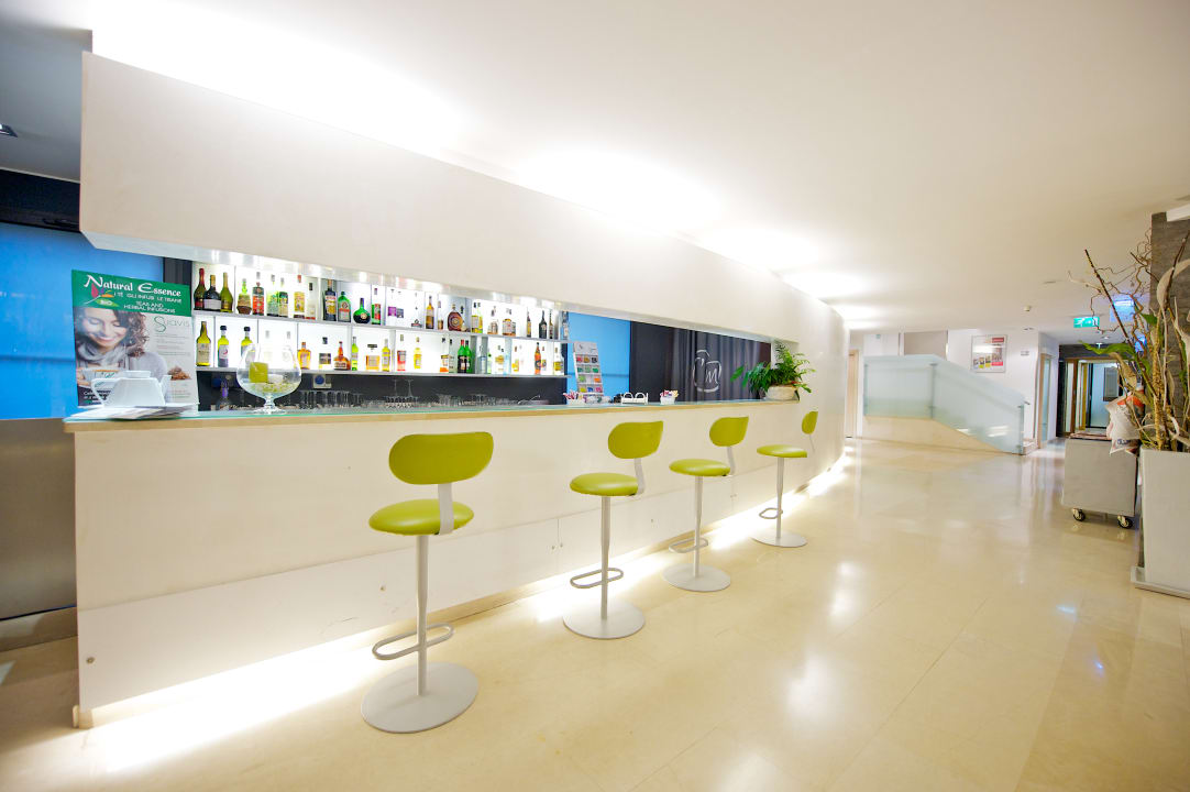 Lobby Hotel Mercure Palermo Centro