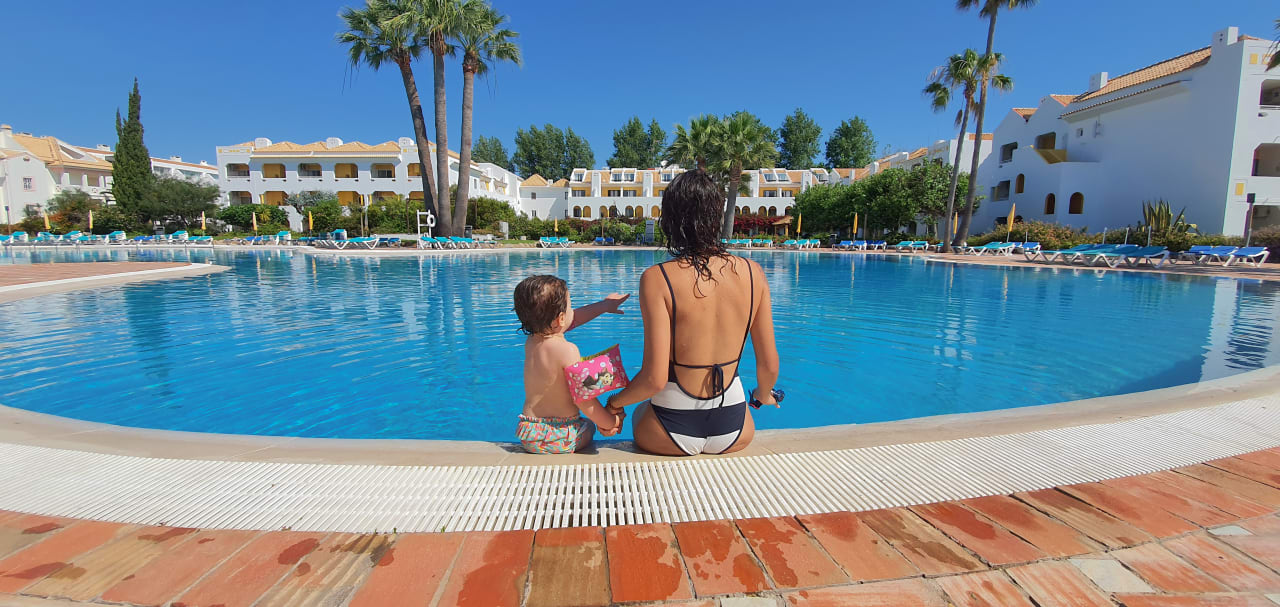 Pool Golden Club Cabanas