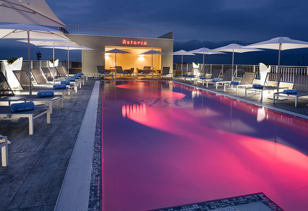 Pool Hotel Astoria
