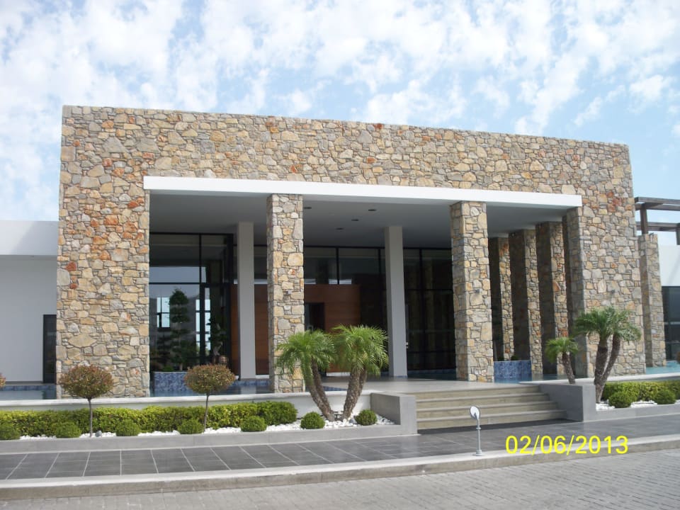 Eingang des Hotels TUI BLUE Palazzo del Mare